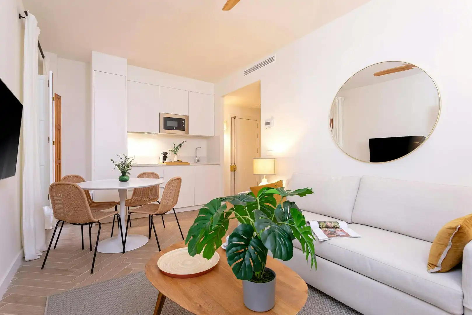 Sala d'estar de Pis de lloguer en Sevilla amb Aire condicionat, Calefacció i Rentadora