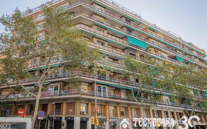 Exterior view of Flat for sale in  Barcelona Capital  with Balcony