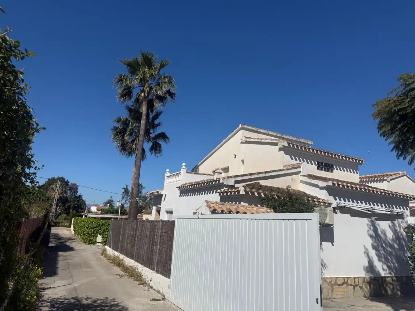 Detached house with terrace for sale in El Montgó