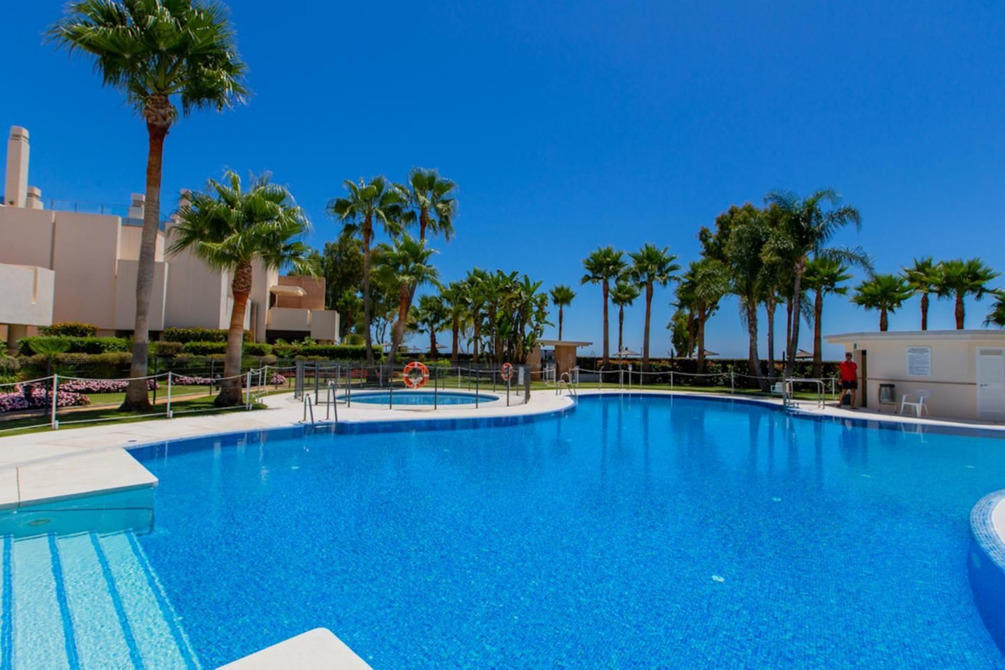 Swimming pool of Apartment to rent in Estepona  with Air Conditioner, Terrace and Furnished