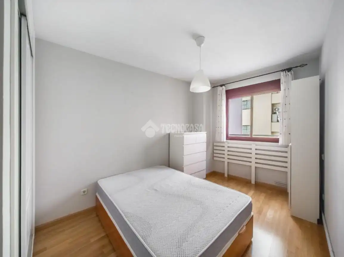 Bedroom of Flat for sale in Madrid  with Air Conditioner, Heating and Storage room