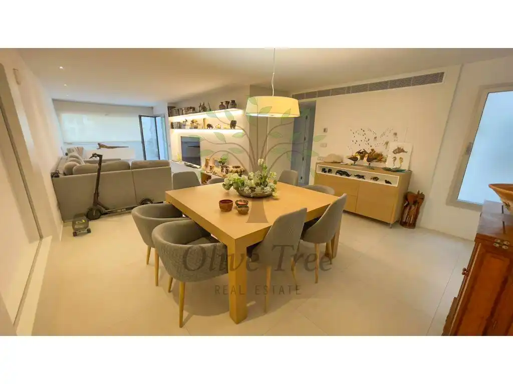 Appartement compact avec piscine à vendre à Calle De Sa Llavanera