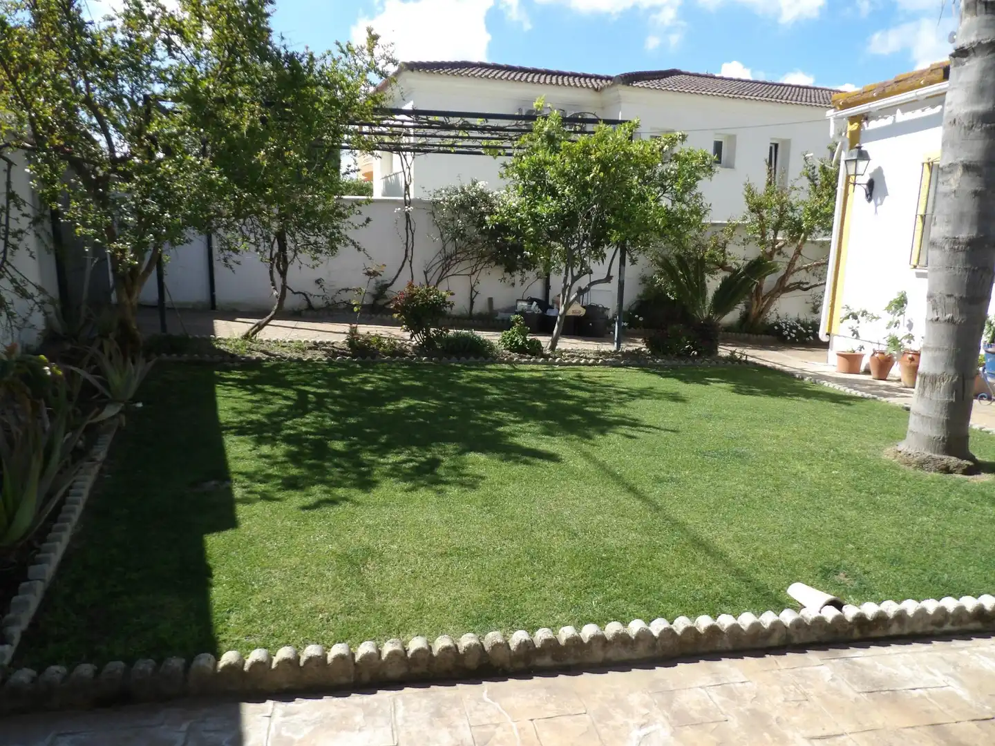 Garden of Houses for sale in Algeciras  with Air Conditioner, Private garden and Storage room