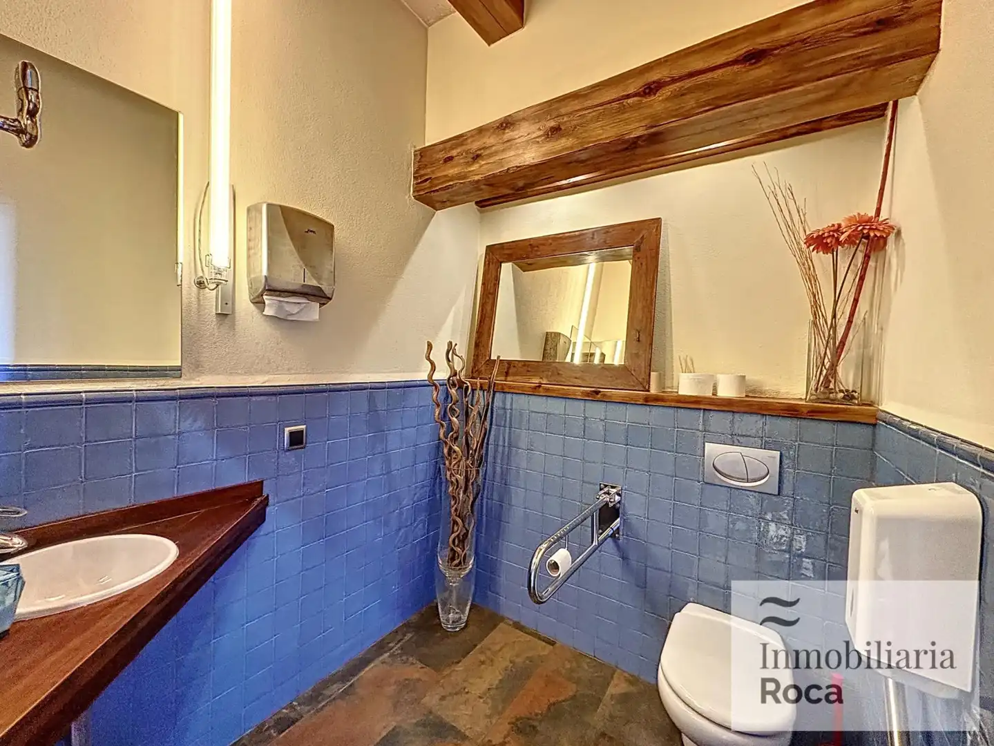 Bathroom of Commercial properties for sale in Es Mercadal  with Air Conditioner, Terrace and Furnished