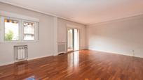 Living room of Flat for sale in  Madrid Capital  with Terrace