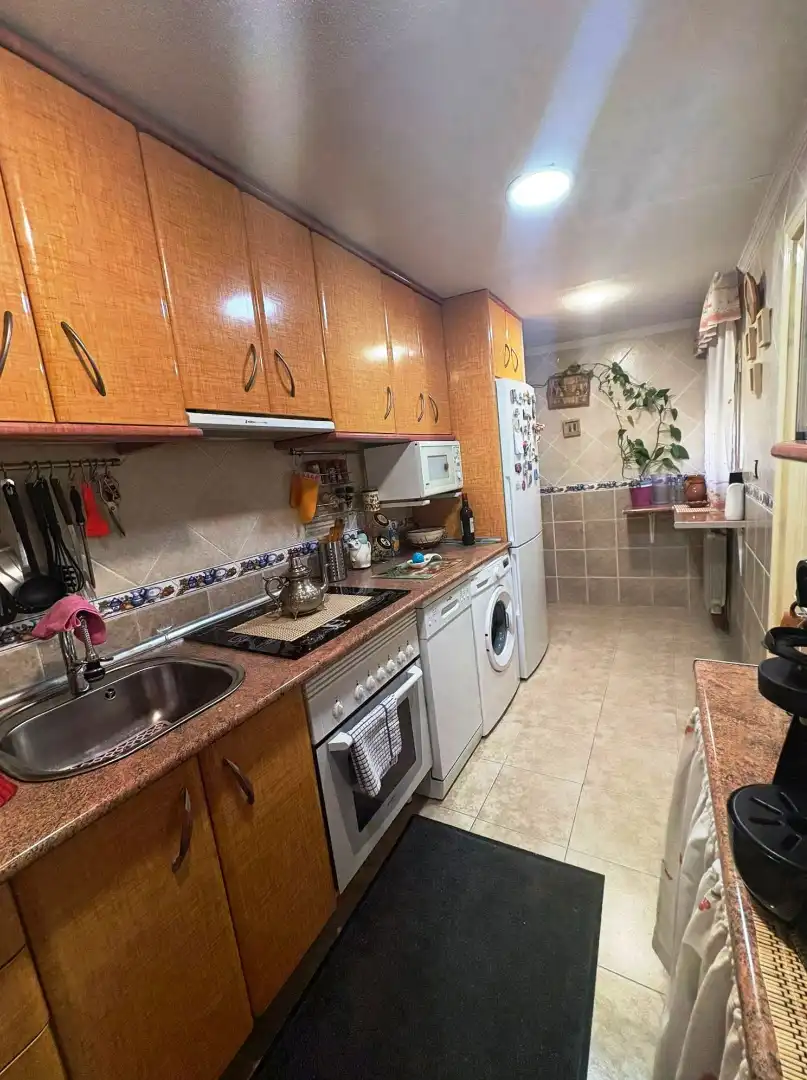 Cuina de Casa o xalet en venda en Casarrubios del Monte amb Aire condicionat, Calefacció i Jardí privat