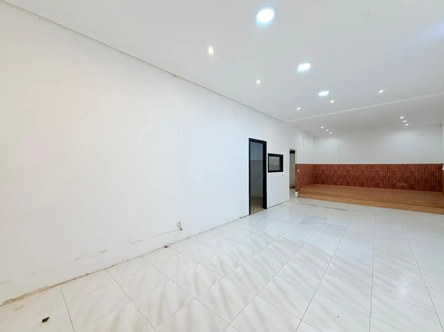 Local comercial en venta en Avilés - Quirinal 4