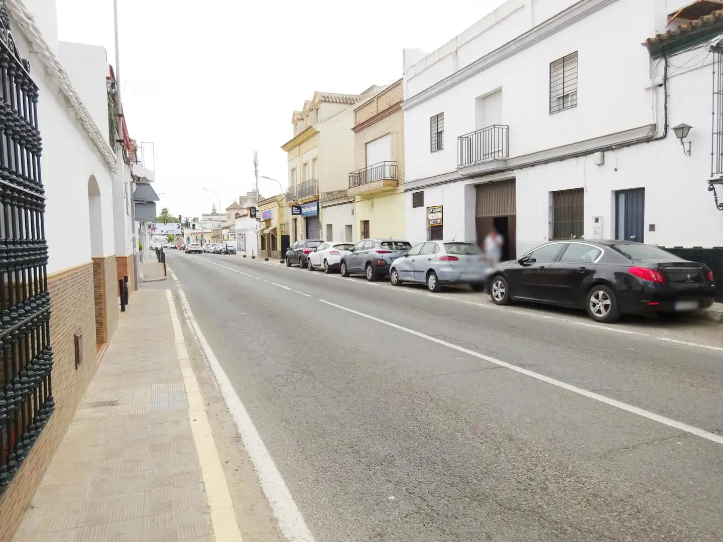 Vista exterior de Local en venta en Sanlúcar la Mayor