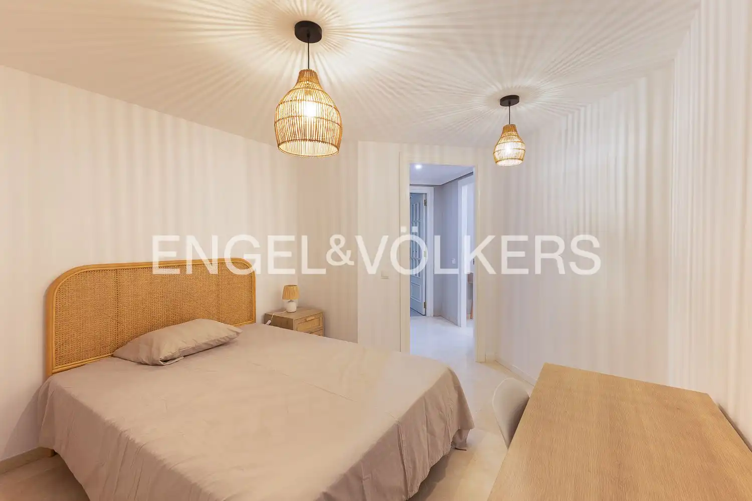 Bedroom of Flat for rent in Valencia  with Air Conditioner, Heating and Terrace