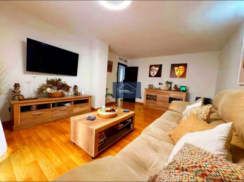 Sala d'estar de Pis en venda en El Campello amb Aire condicionat, Calefacció i Parquet