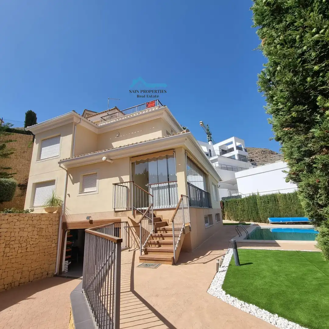 Villa mit Terrasse zum Verkauf in Golf Bahía, imagen 2