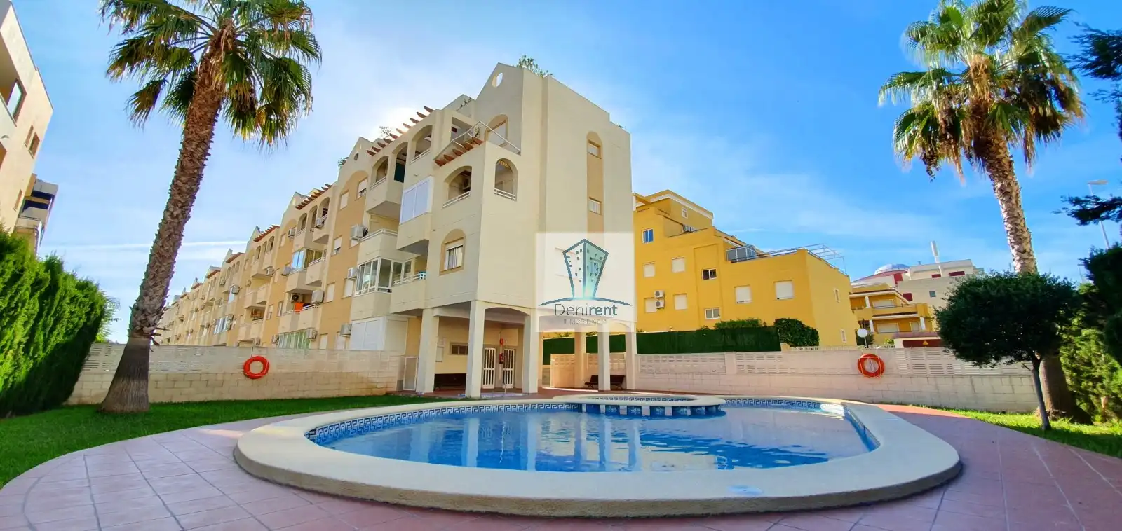 Piscina de Apartament de lloguer en Dénia amb Aire condicionat, Calefacció i Terrassa