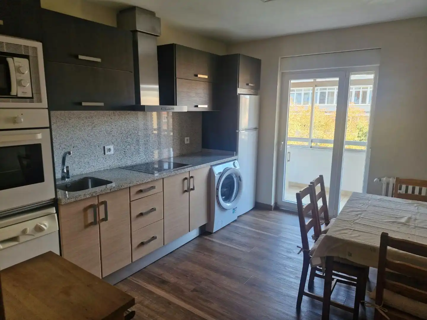 Küche von Wohnung zur Miete in León Capital  mit Heizung, Parkett und Terrasse