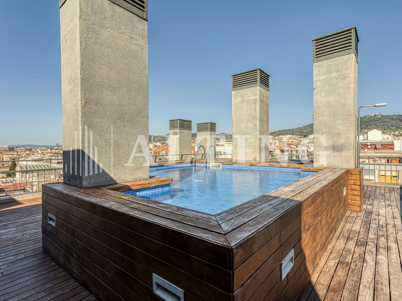 Piscina de Pis en venda en  Barcelona Capital amb Aire condicionat, Calefacció i Parquet