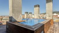 Piscina de Pis en venda en  Barcelona Capital amb Aire condicionat, Calefacció i Parquet