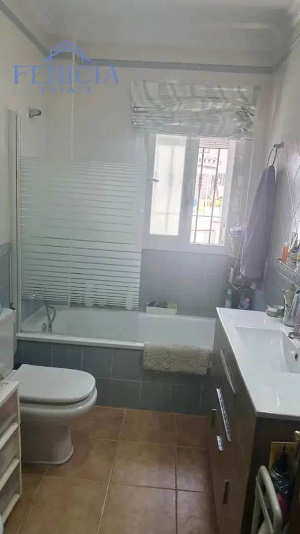 Baño de Casa adosada en venta en Nerja con Jardín privado, Terraza y Piscina comunitaria