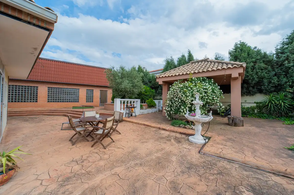 Jardí de Casa o xalet en venda en Yeles amb Aire condicionat, Calefacció i Jardí privat