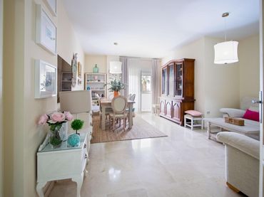 Flat with pool for sale in Este - Alcosa- Torreblanca