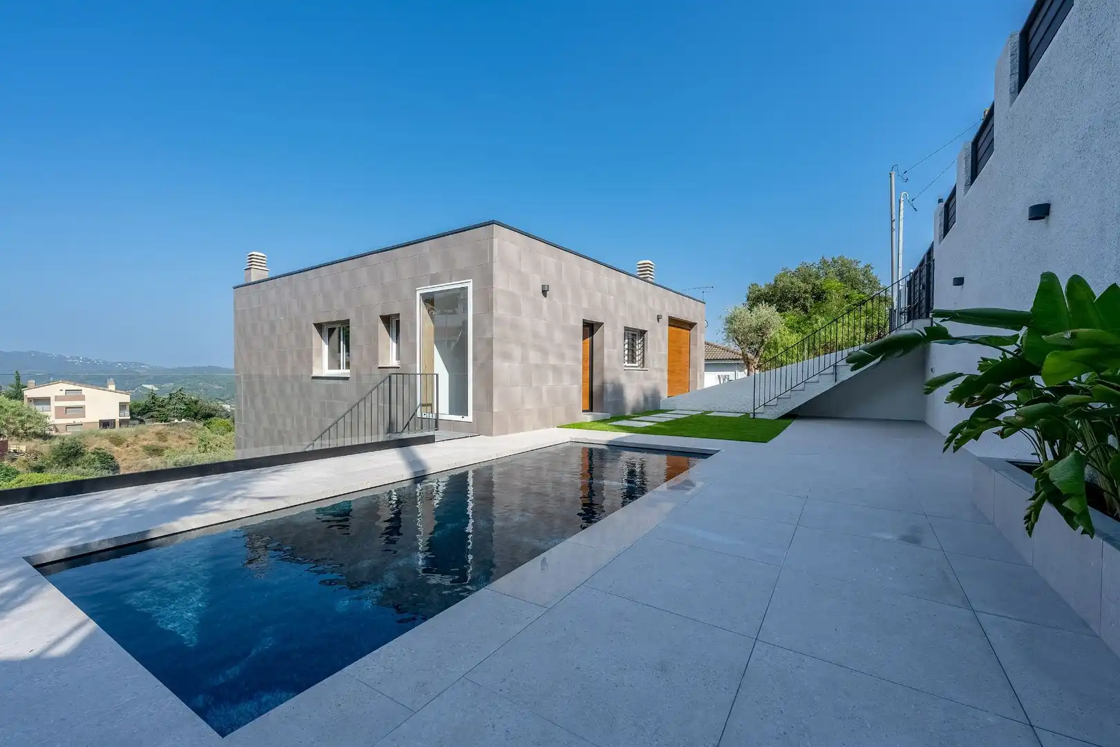 Vista exterior de Casa o xalet en venda en Sant Cebrià de Vallalta amb Aire condicionat, Calefacció i Jardí privat