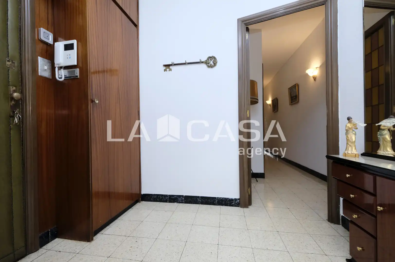Piso en venta en Barcelona con Calefacción y Balcón