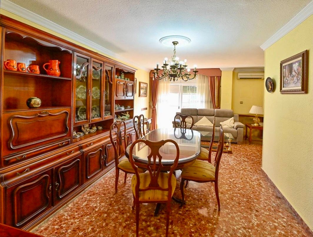 Comedor de Piso de alquiler en  Granada Capital con Aire acondicionado, Calefacción y Terraza