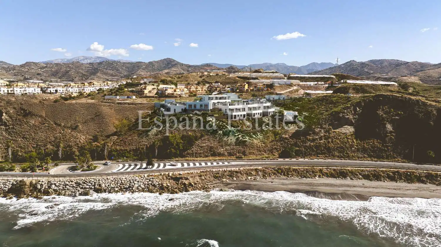 Außenansicht von Einfamilien-Reihenhaus zum Verkauf in Vélez-Málaga mit Klimaanlage, Heizung und Terrasse