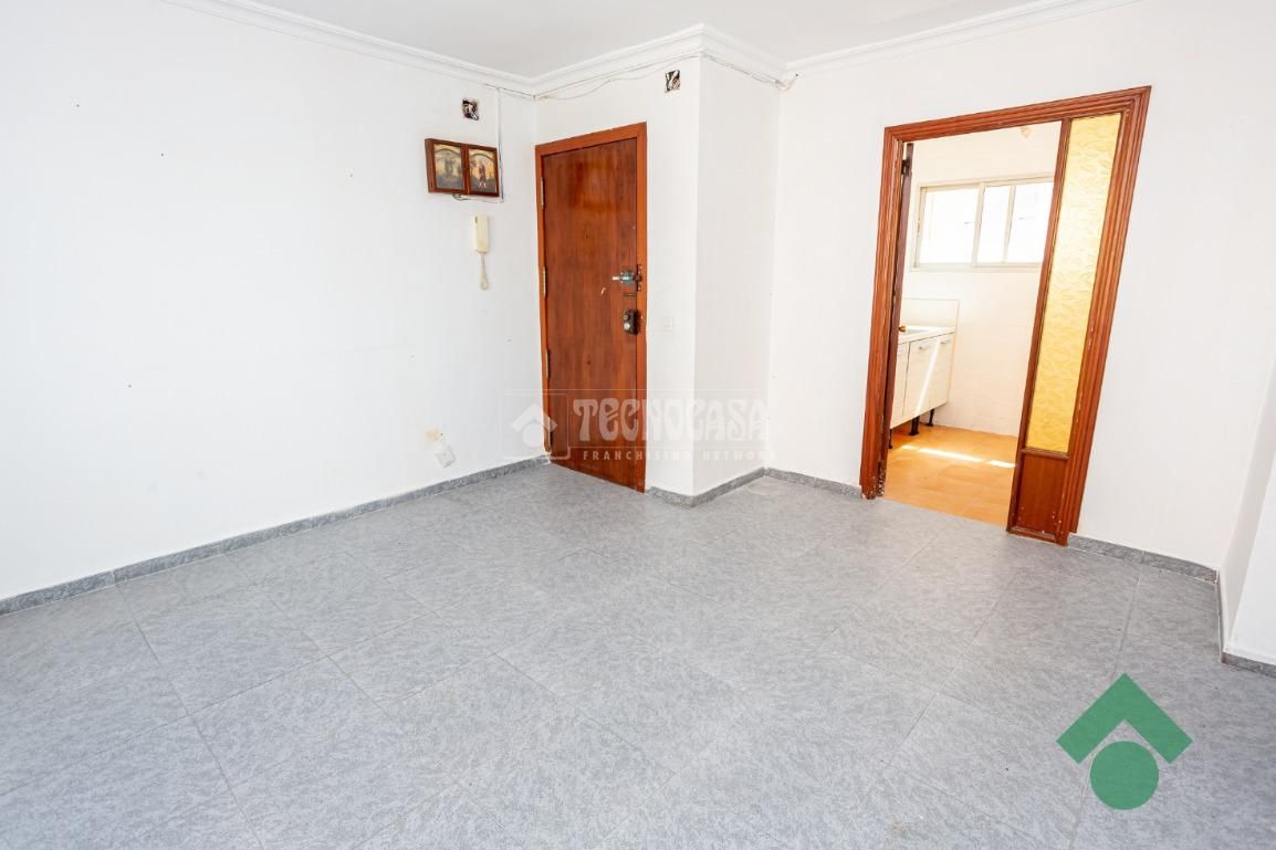 Flat for sale in Algeciras  with Balcony