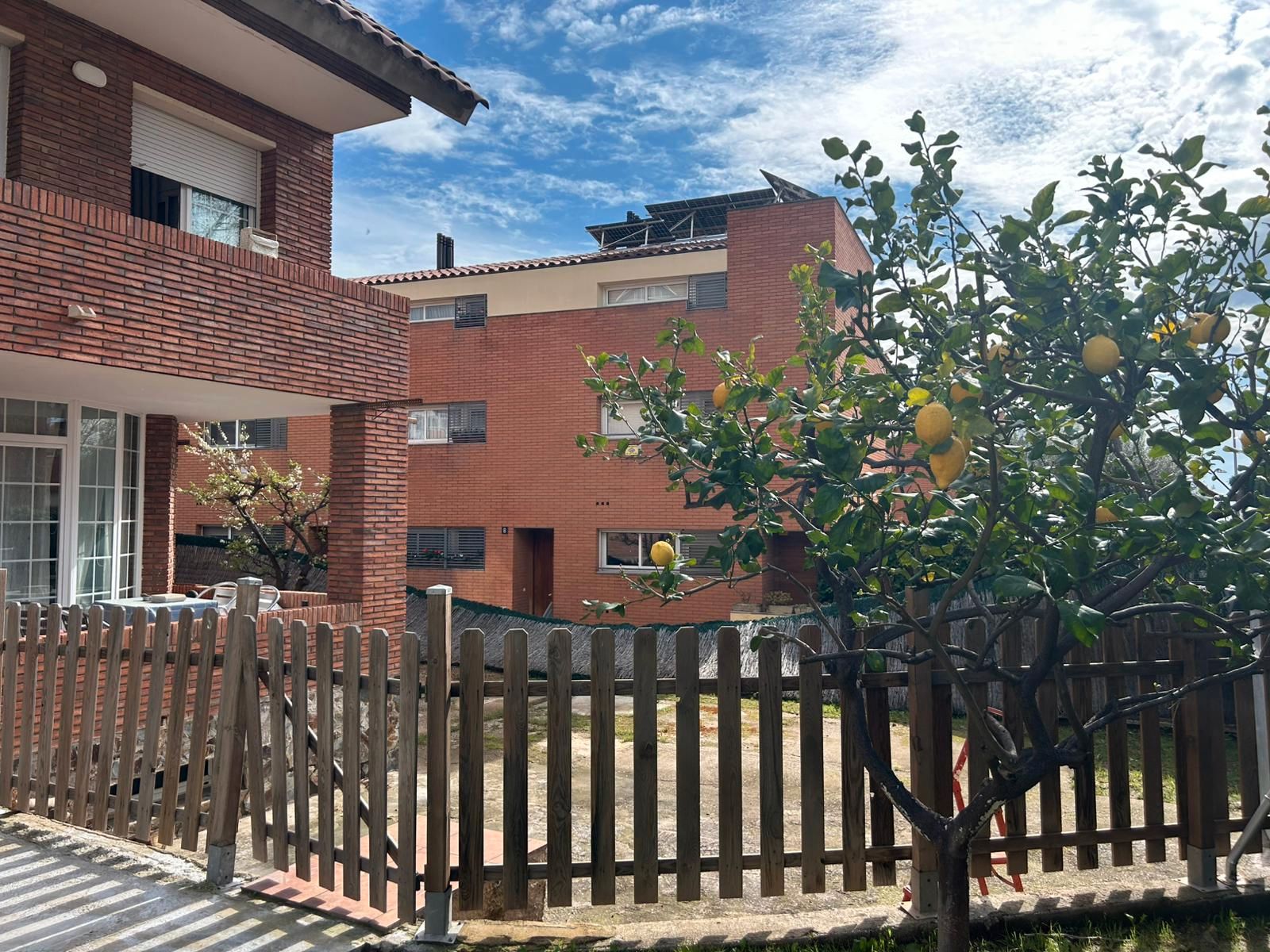 Vista exterior de Casa o chalet en venta en Viladecans con Calefacción, Jardín privado y Terraza