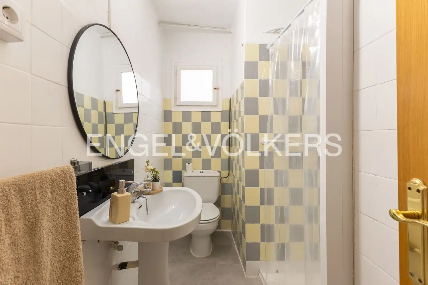 Baño de Piso de alquiler en Valencia con Aire acondicionado, Calefacción y Terraza