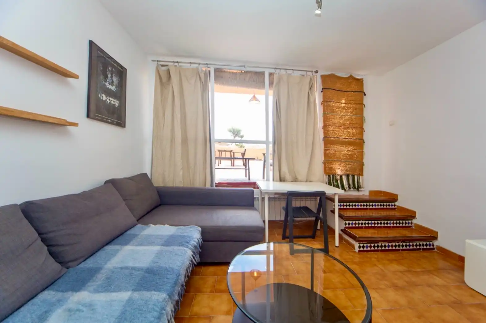 Sala d'estar de Apartament de lloguer en Granada amb Calefacció, Terrassa i Moblat