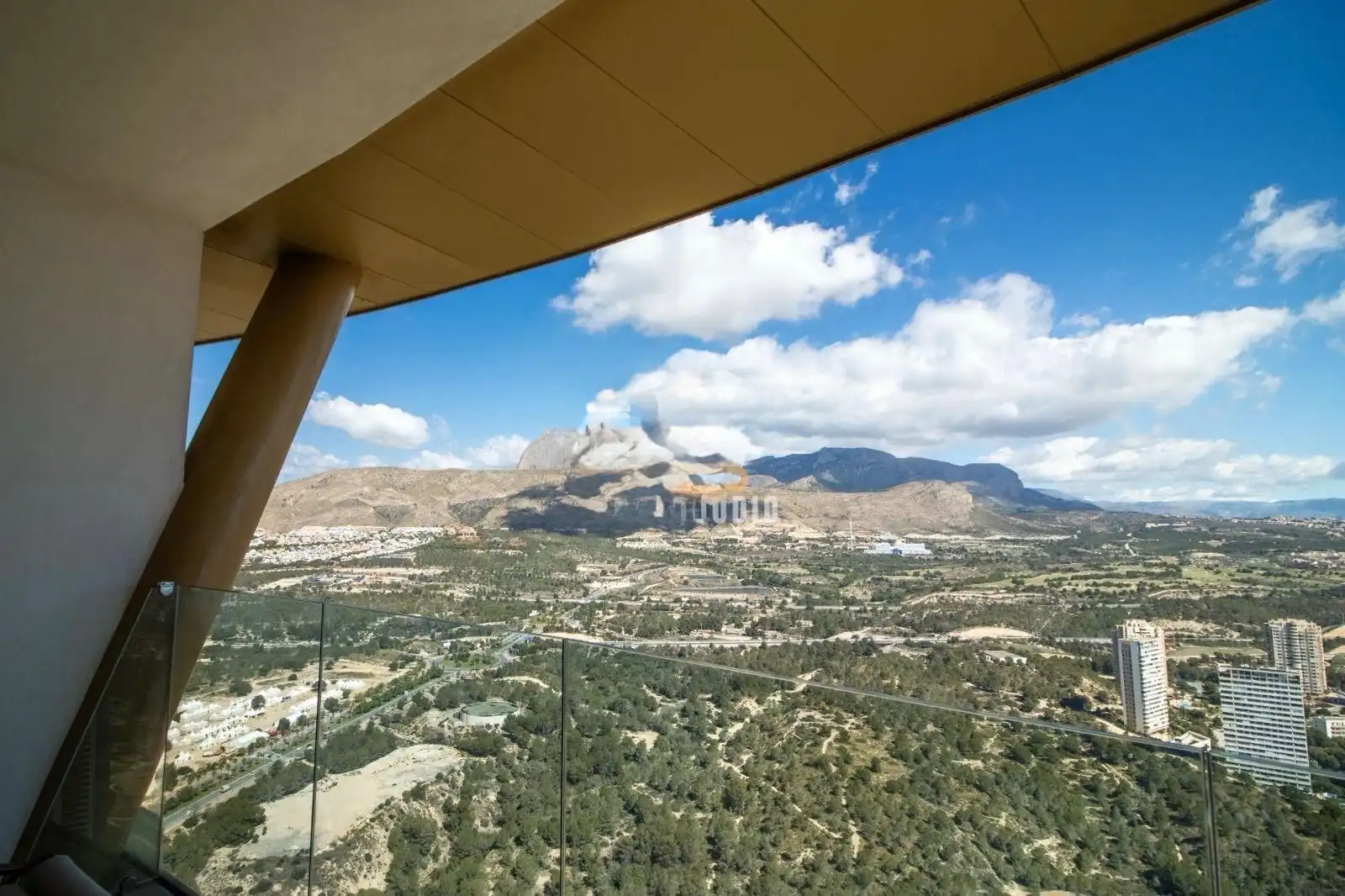 Vista exterior de Àtic de lloguer en Benidorm amb Aire condicionat, Calefacció i Terrassa
