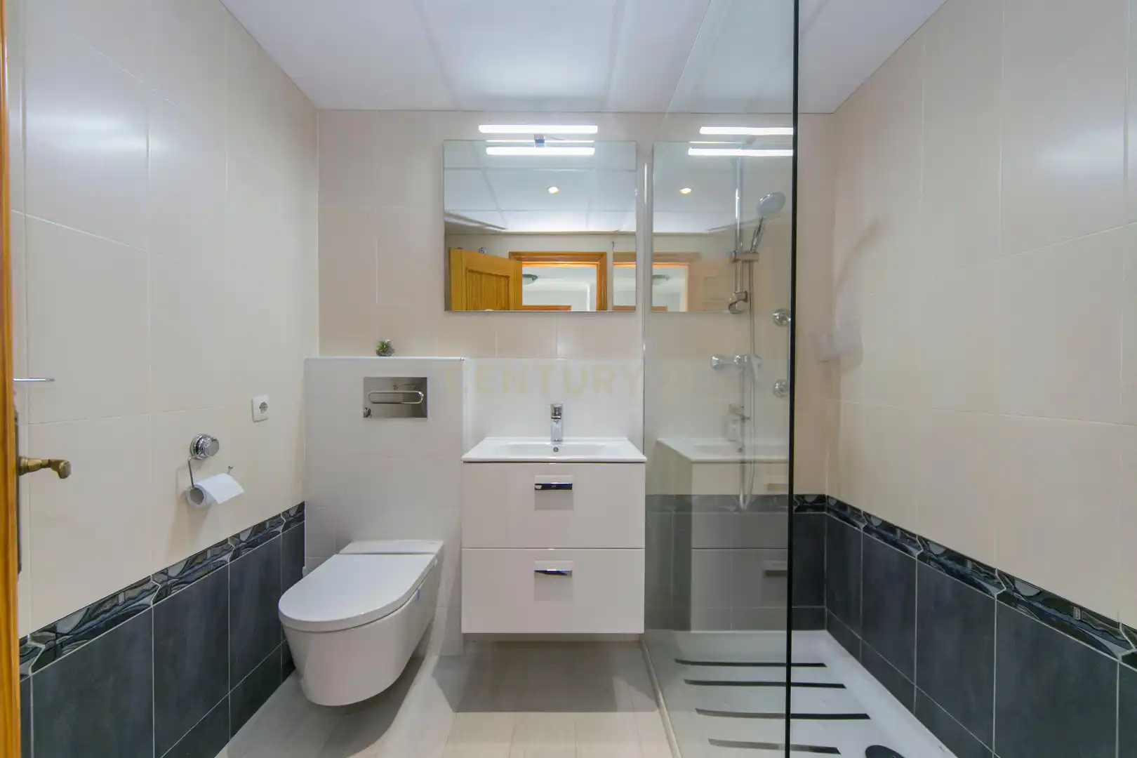 Bathroom of Apartments for rent in Calpe / Calp  with Air Conditioner, Oven and Washing machine