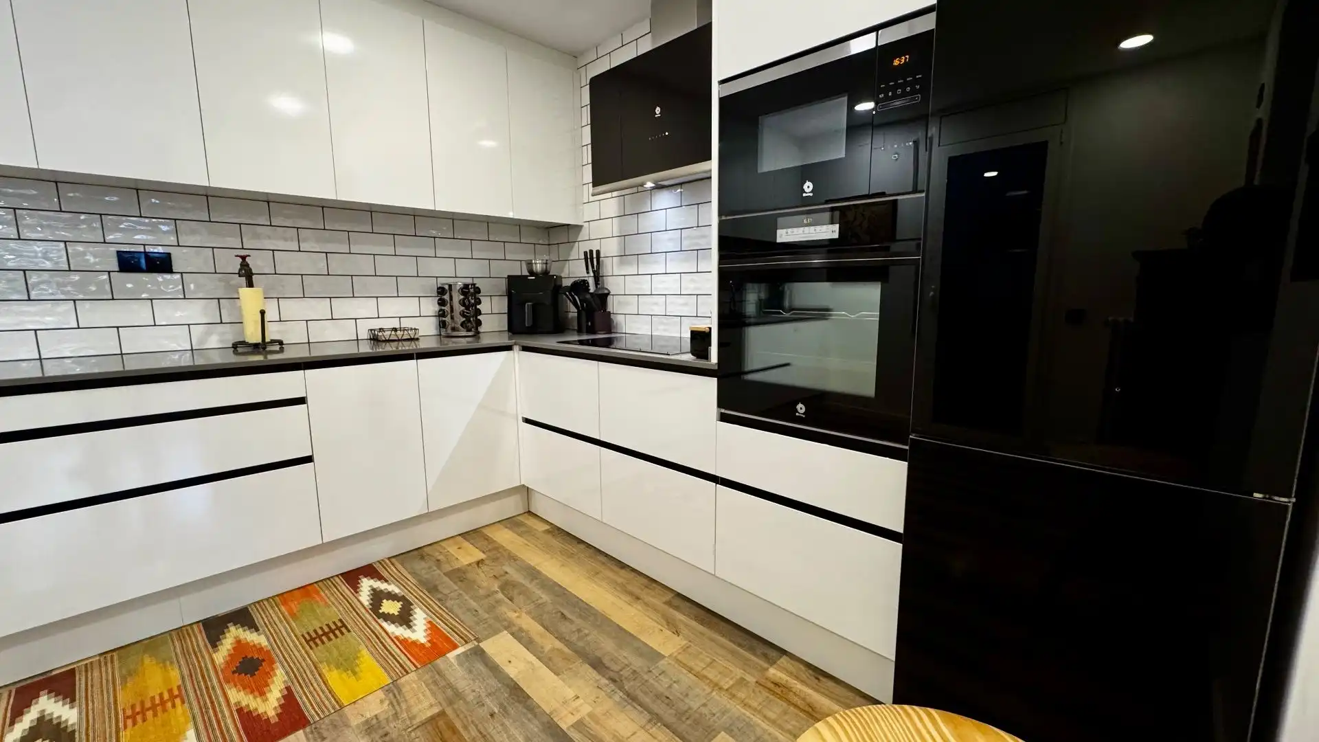 Kitchen of Flat for sale in Ponent
