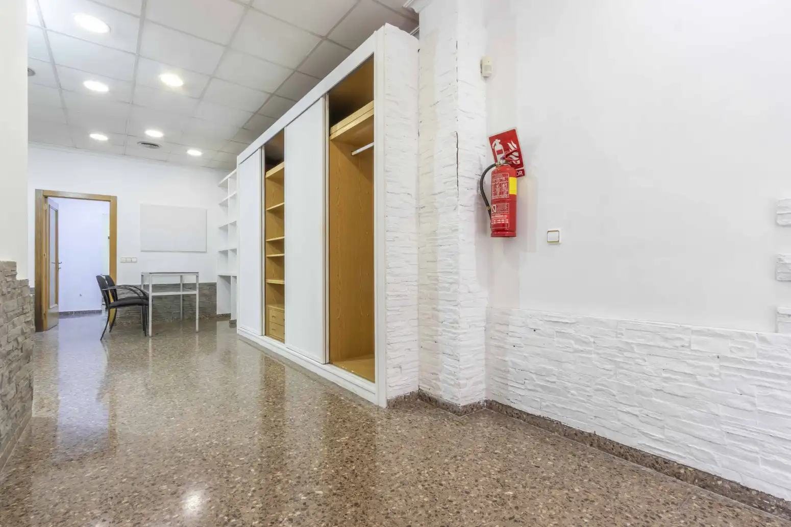 Local en venta en Tavernes Blanques