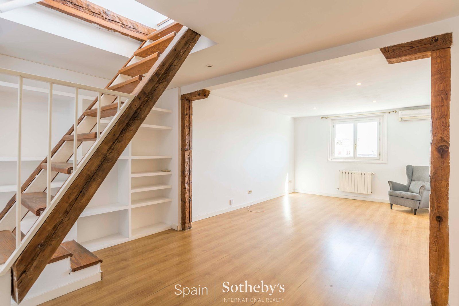 Wohnungen zum Verkauf in  Madrid Capital mit Klimaanlage, Heizung und Terrasse