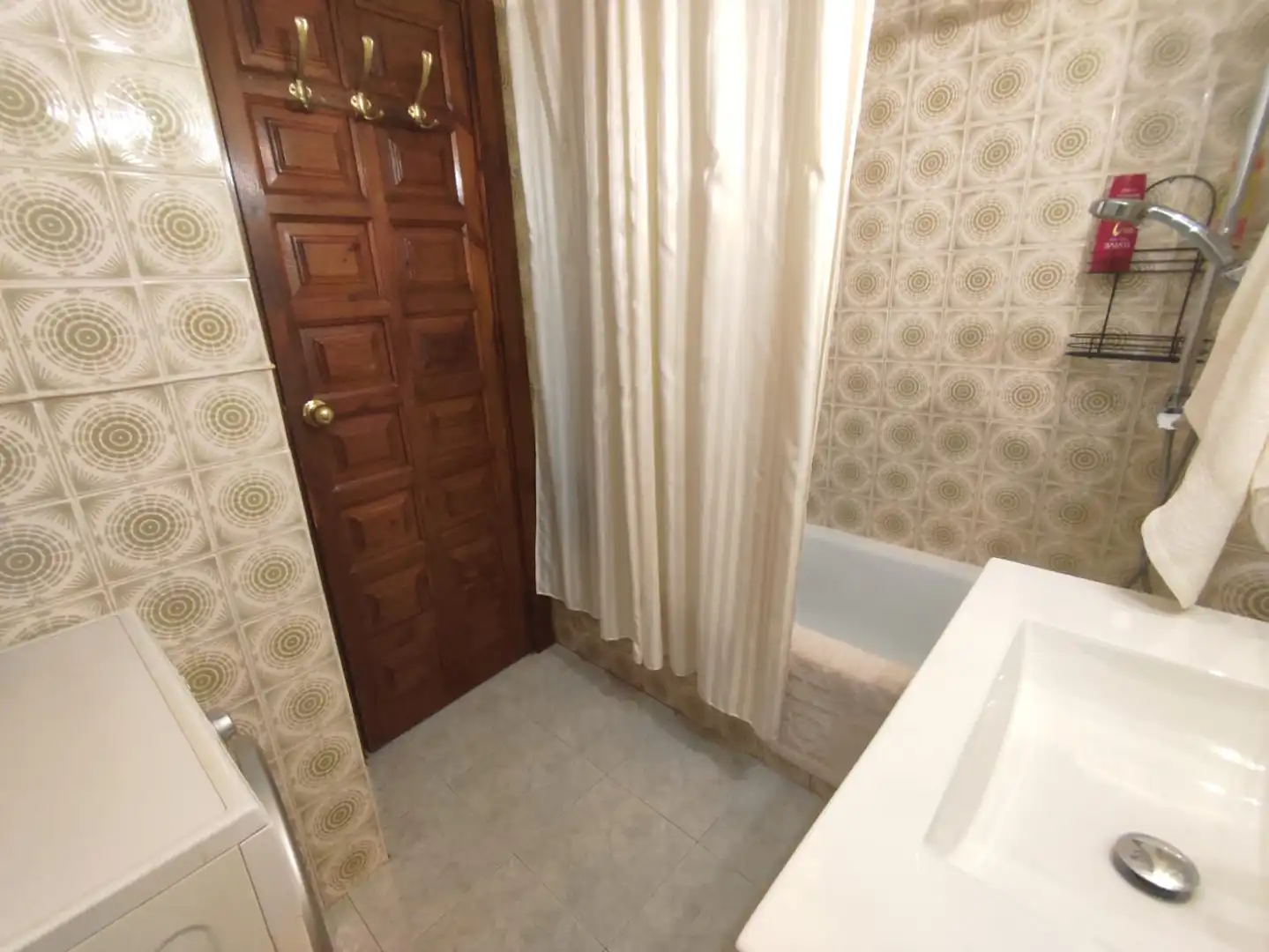 Baño de Estudio en venta en Torremolinos con Terraza, Amueblado y Lavadora