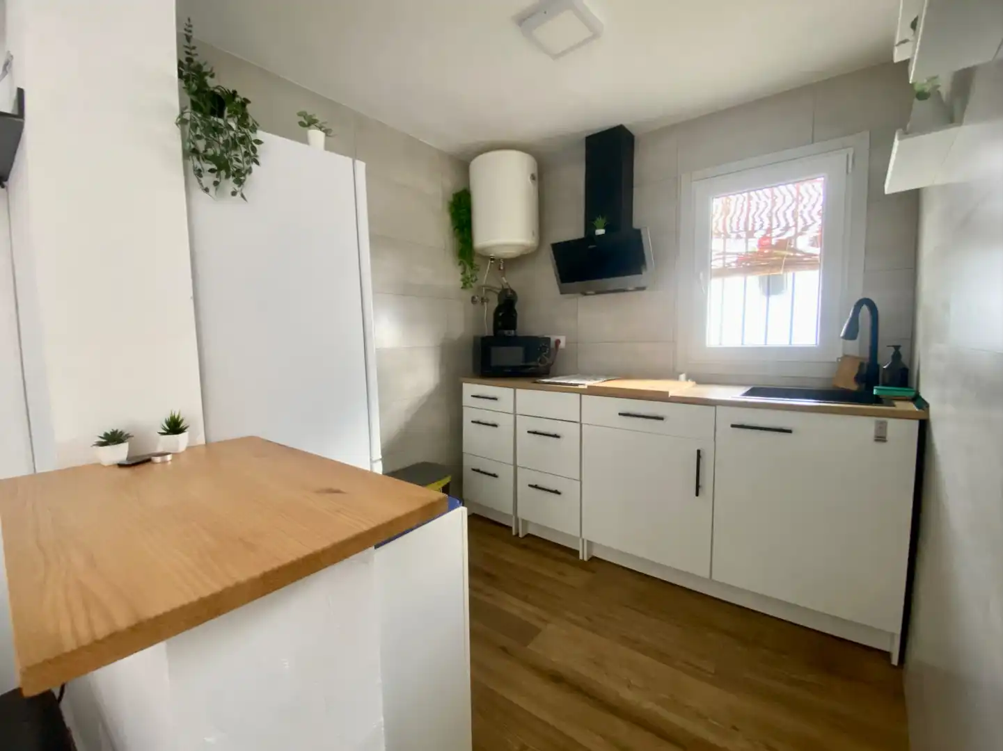 Cuina de Apartament en venda en El Puerto de Santa María amb Aire condicionat i Moblat