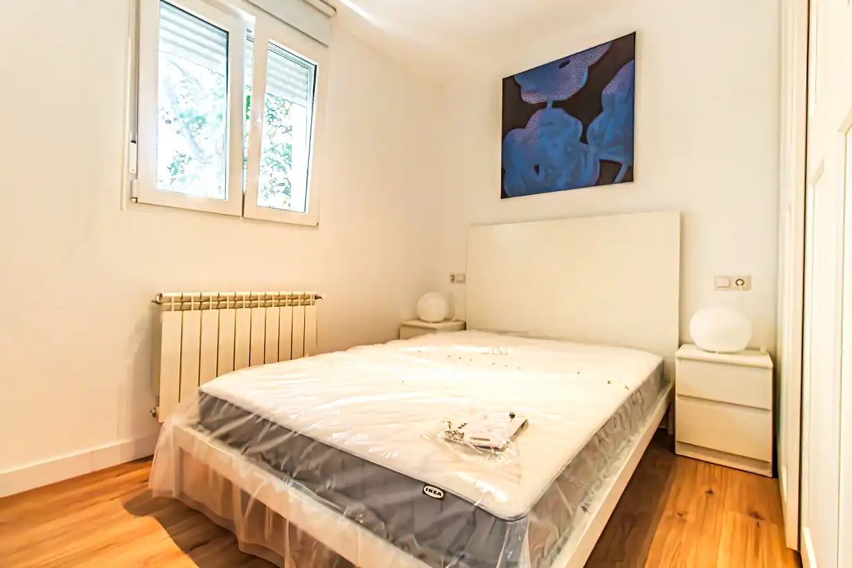 Bedroom of Flat for sale in Madrid  with Air Conditioner, Heating and Furnished