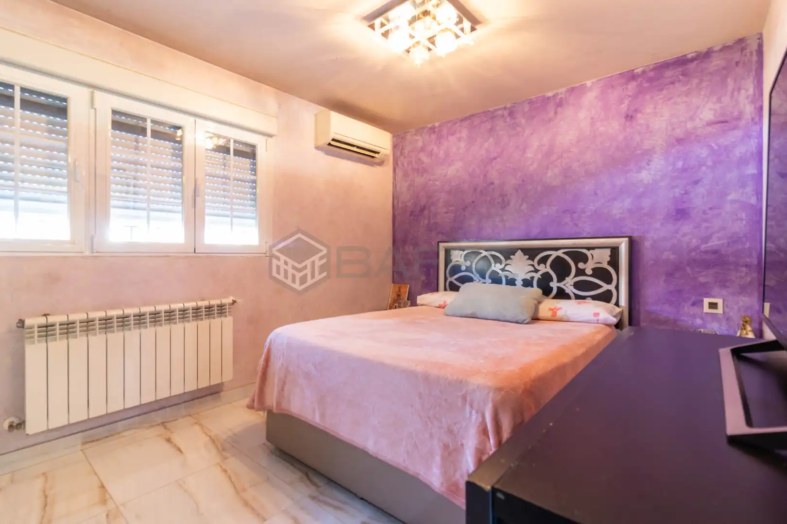 Bedroom of Houses for sale in Madrid  with Air Conditioner, Heating and Private garden