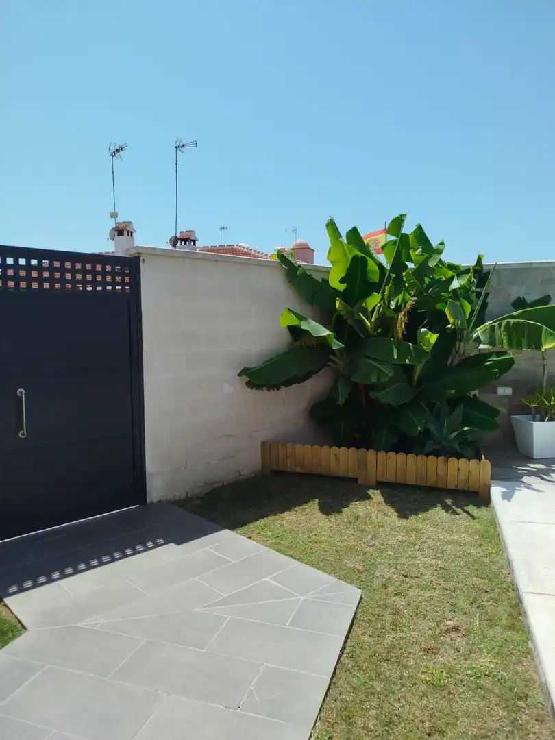 Chalet con piscina en venta en Matalascañas, imagen 5