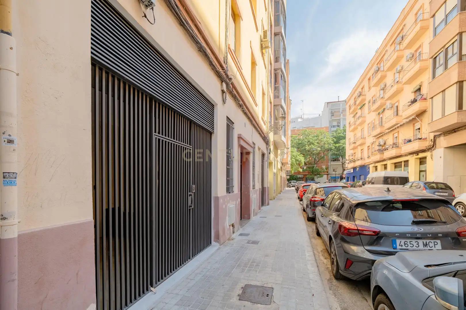 Exterior view of Apartments for sale in Valencia  with Air Conditioner, Oven and Washing machine