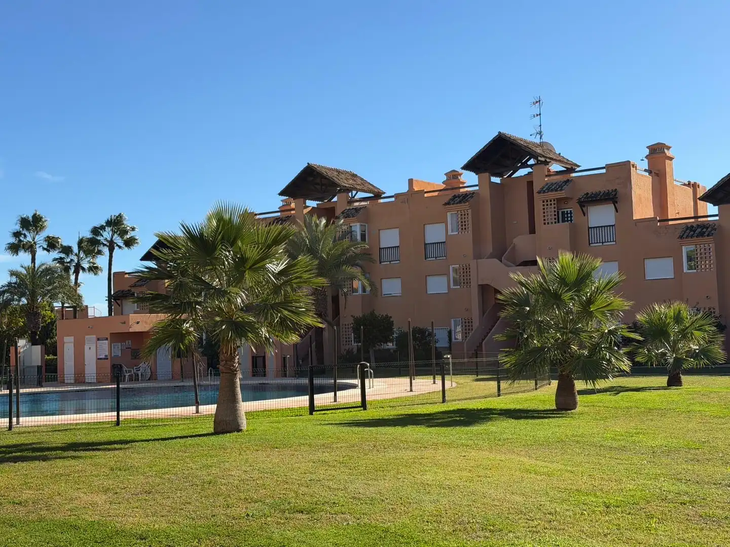 Vista exterior de Apartamento en venta en Casares con Terraza, Trastero y Amueblado