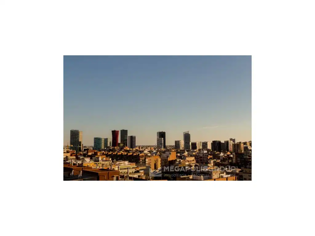 Exterior view of Flat for sale in L'Hospitalet de Llobregat