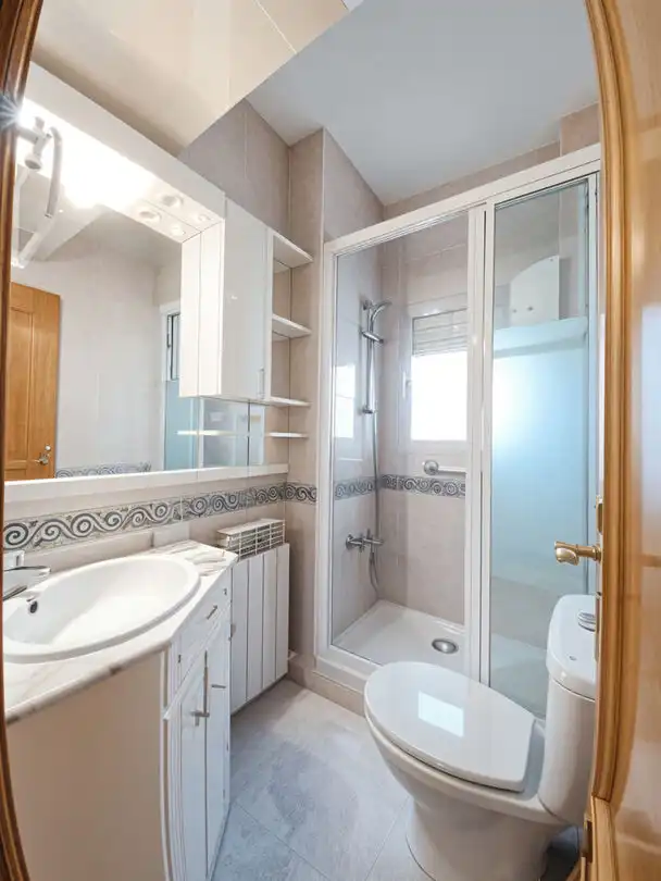 Badezimmer von Wohnung zum Verkauf in Madrid mit Heizung, Terrasse und Abstellraum