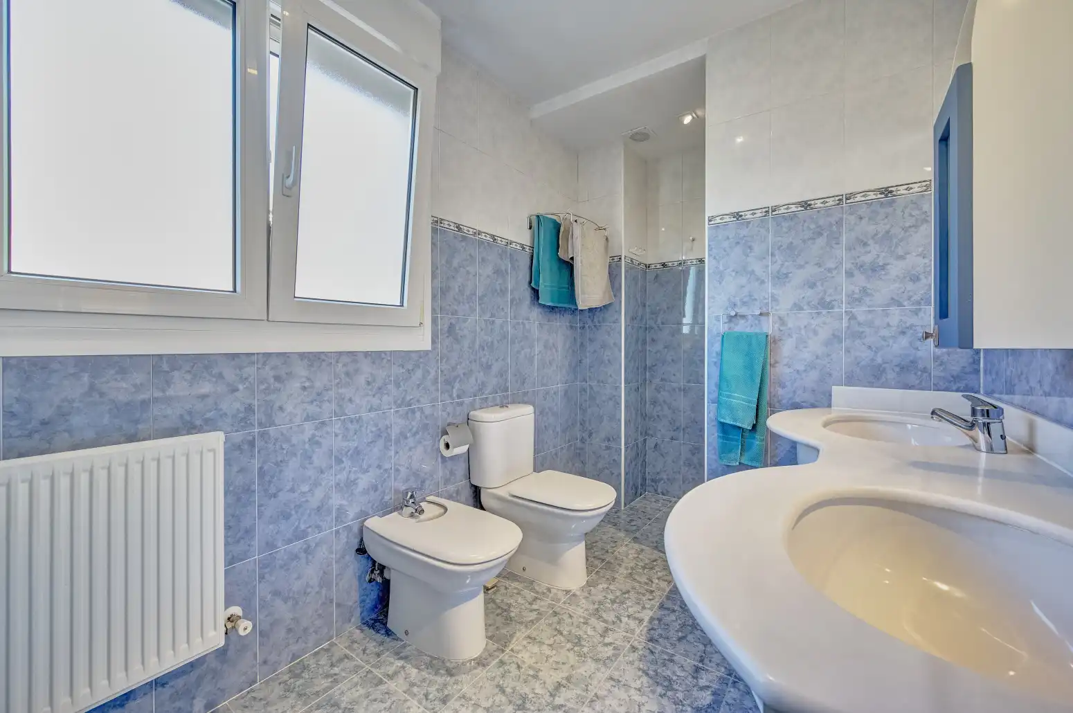 Bathroom of Houses for sale in Cizur  with Heating, Private garden and Parquet flooring