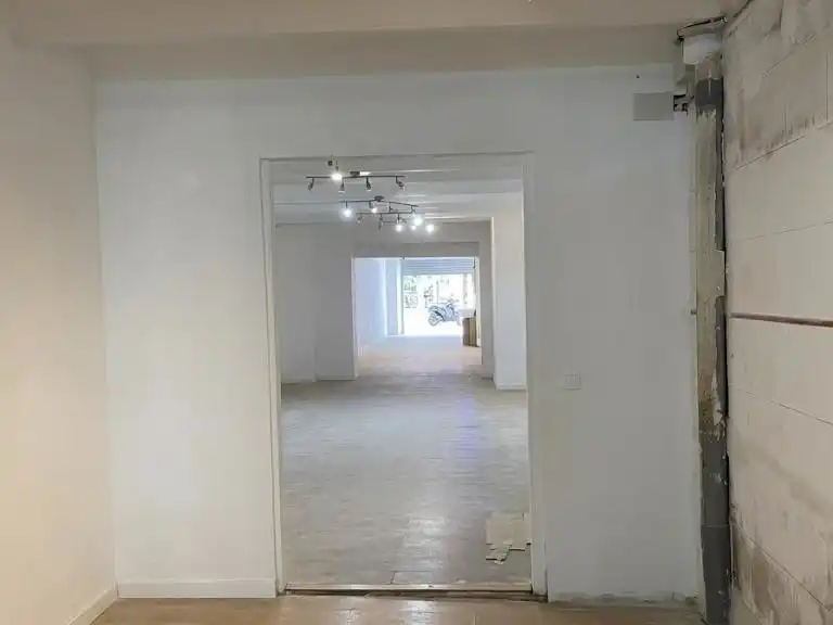 Local de lloguer en Eixample