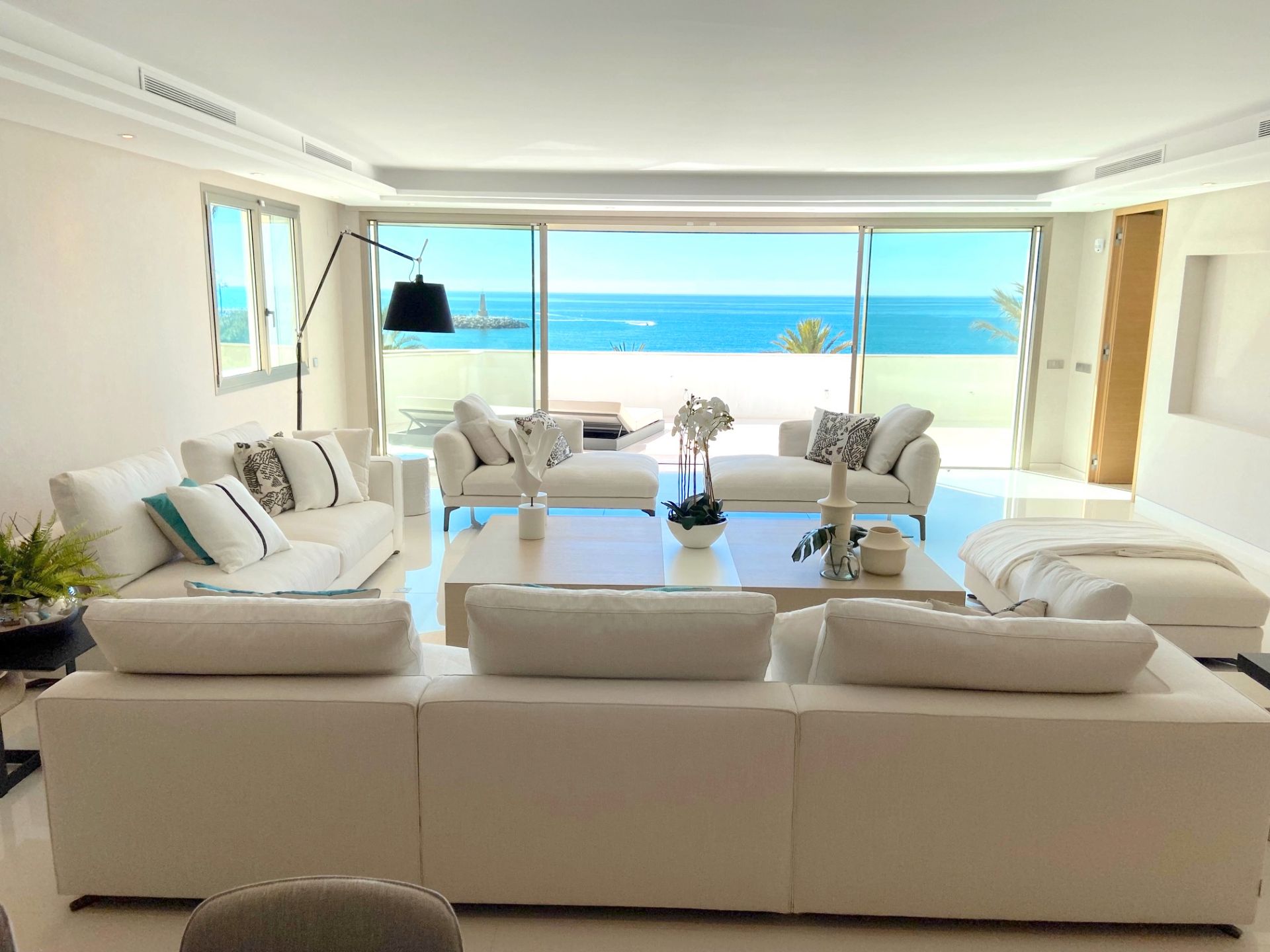 Sala d'estar de Apartament en venda en Marbella amb Aire condicionat, Calefacció i Terrassa