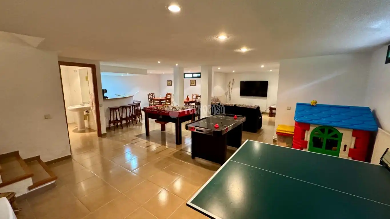 Casa pareada con piscina en venta en Iglesia - Estación, imagen 17