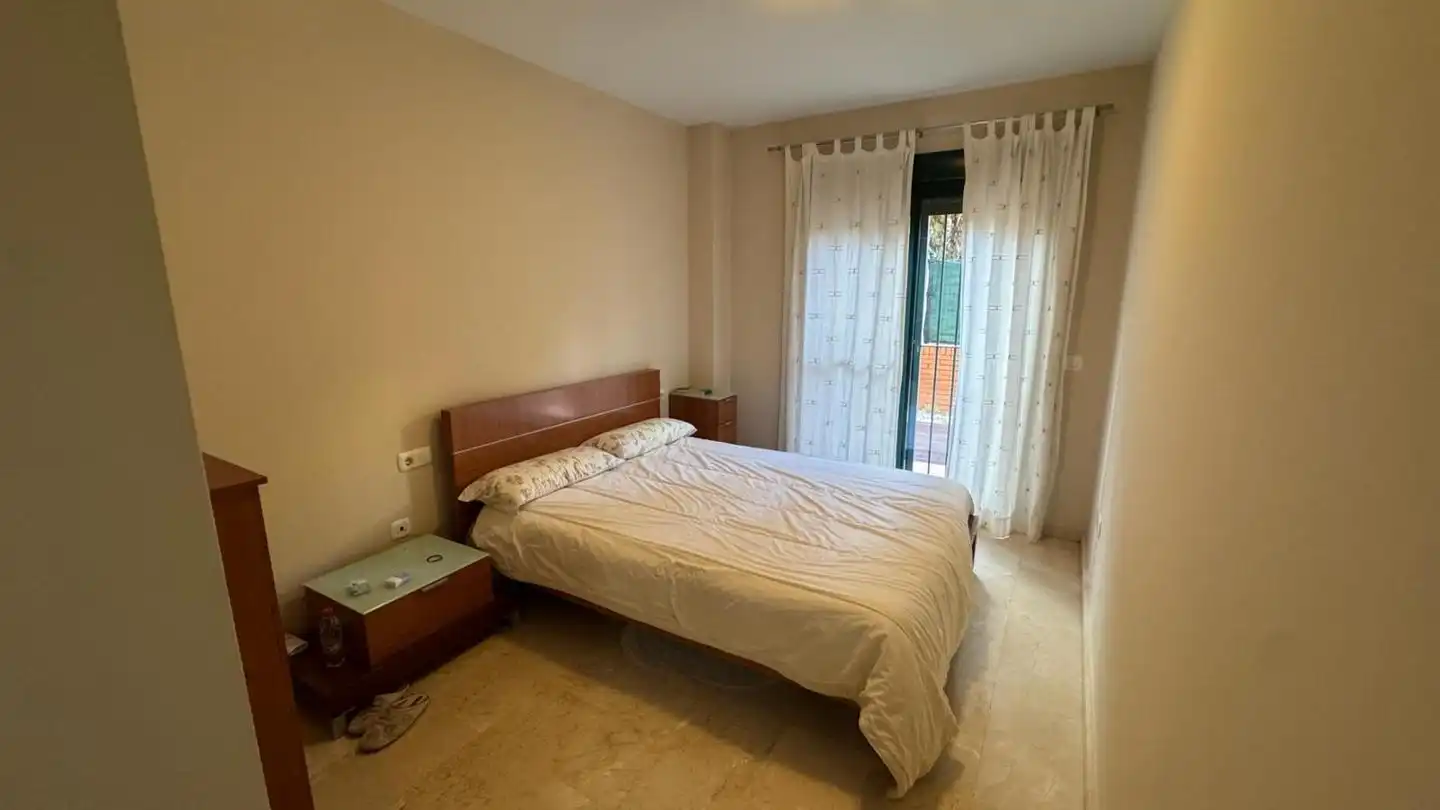 Habitación de Planta baja de alquiler en Paterna con Aire acondicionado, Terraza y Amueblado