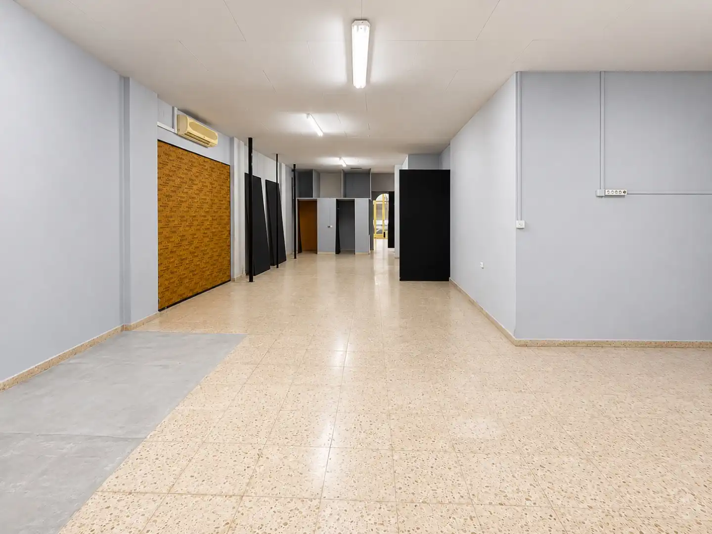 Commercial properties for rent in Valencia  with Air Conditioner